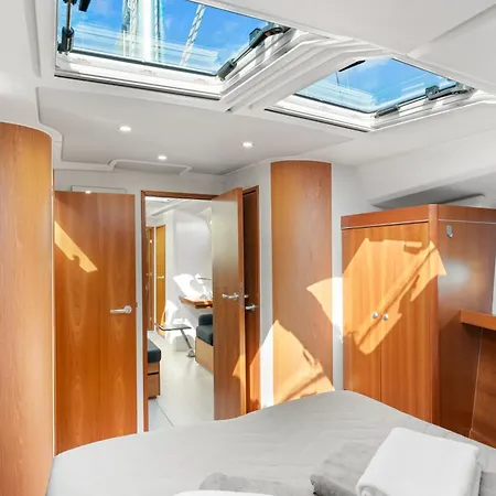 Botel Private Sail Yacht On The Amalfi Coast Escape The Crowds In Style Positano