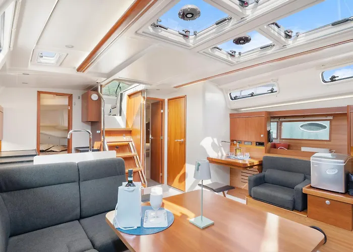 Private Sail Yacht On The Amalfi Coast Escape The Crowds In Style Tekne