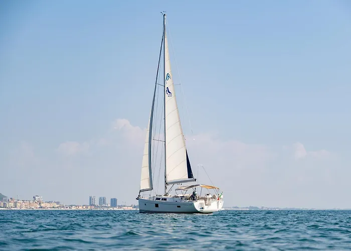 Tekne Private Sail Yacht On The Amalfi Coast Escape The Crowds In Style Positano