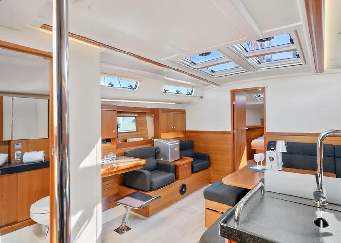 Tekne Private Sail Yacht On The Amalfi Coast Escape The Crowds In Style