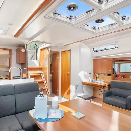 Private Sail Yacht On The Amalfi Coast Escape The Crowds In Style Botel