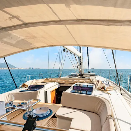 Private Sail Yacht On The Amalfi Coast Escape The Crowds In Style * 波西塔諾