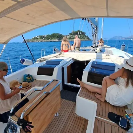 船屋 Private Sail Yacht On The Amalfi Coast Escape The Crowds In Style 波西塔諾