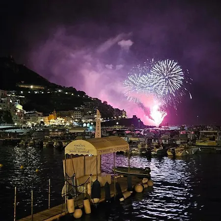 Private Sail Yacht On The Amalfi Coast Escape The Crowds In Style 船屋 波西塔諾