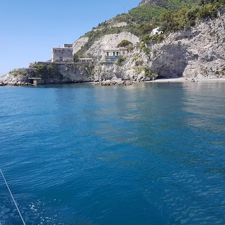 Private Sail Yacht On The Amalfi Coast Escape The Crowds In Style بوتيل