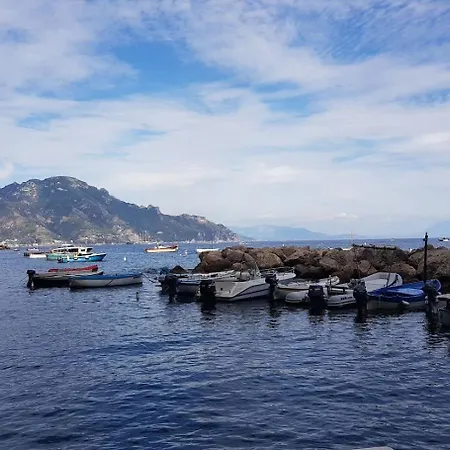 بوتيل Private Sail Yacht On The Amalfi Coast Escape The Crowds In Style بوسيتانو