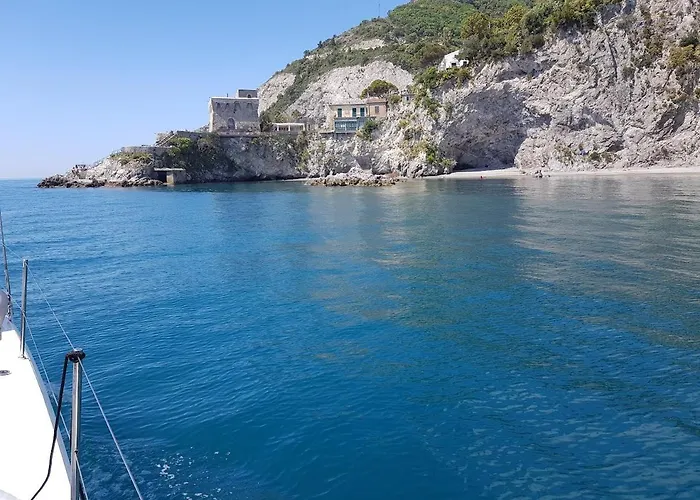 Private Sail Yacht On The Amalfi Coast Escape The Crowds In Style Båthotell