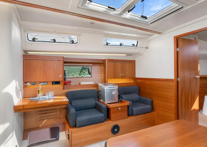 Private Sail Yacht On The Amalfi Coast Escape The Crowds In Style Positano