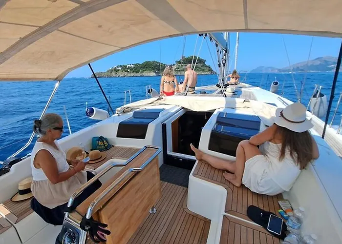 Botel Private Sail Yacht On The Amalfi Coast Escape The Crowds In Style Positano